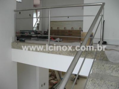 CORRIMÃO EM AÇO INOX 