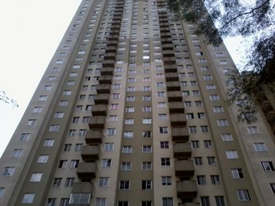 vendo apto 2 qtos champagnat/ R$200.000,00