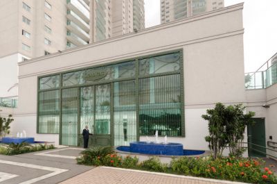 Cobertura  com 04 suítes medindo 280m² e de frente para o mar, show!!