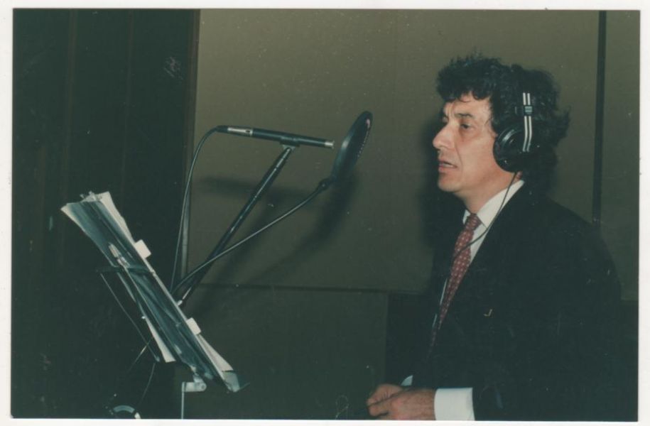 Cantor,músico e compositor Carlos Ayala,vai inaugurar a nova temporada 