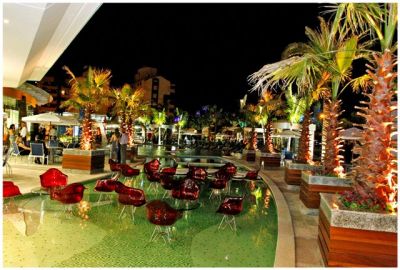 APTO FRENTE AO MAR COMPLETA AREA DE LAZER