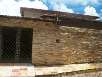 CASA DA ADRIANA COM PISCINA