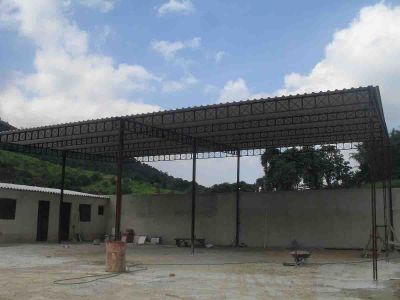 4 galpoes 600m2 cada, 2 alojamentos, cozinha, escritorio