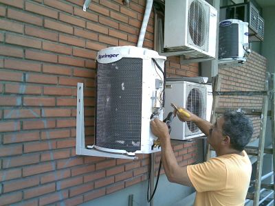 MONTAGEM E INSTALAÇÃO DE CÂMARAS FRIAS E AR CONDICIONADOS