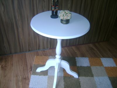 lindas mesinhas p/decoração.