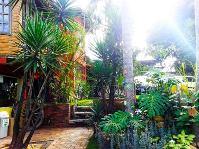 PROCURANDO UM LUGAR PARA MORAR OU PARA TEMPORADA?