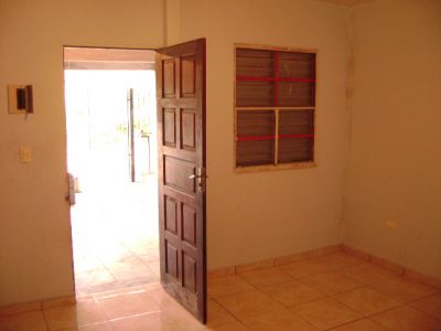 Casa com 02 dorms, 02 WC e 02 vagas