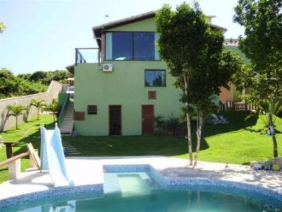 Mansão em Búzios num terreno de 1000 m² com indevassável vista para o mar.