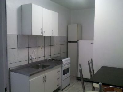 ALUGO KITINETE MOBILIADA PROX 800  MTS  DO PORTO DE ITAJAI  