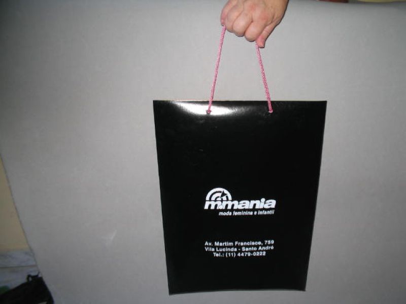 Sacolas e embalagens personalizadas em tnt.