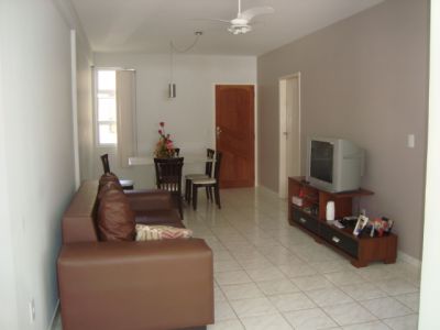 2  quadra do mar, 2 quartos + Dce, sala ampla, sol da manhã, frente para a rua