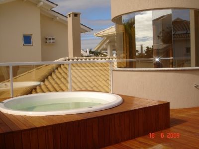 1 Quadra Praia JURERÉ INTERNACIONAL-FLORIANÓPOLIS-Luxuosa Casa