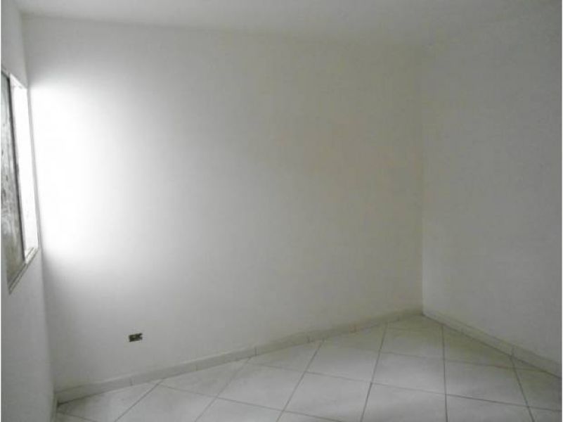 Residencial Doraly, apto 26, bloco C, 2 dormitórios prontos próximo a Vila Galvão em Guarulhos.