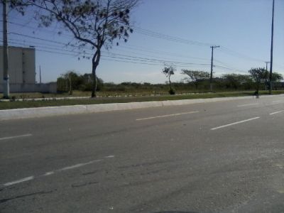 Área de 110 mil m² em frente ao Centro de Convenções da UENF na Cidade de Campos dos Goytacazes - RJ