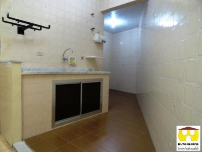 ÓTIMO APARTAMENTO DUPLEX COM 3 QUARTOS, COPA-COZINHA E VARANDA INTERNA.