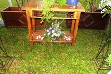 Locação e venda de móveis de madeira de demolição    