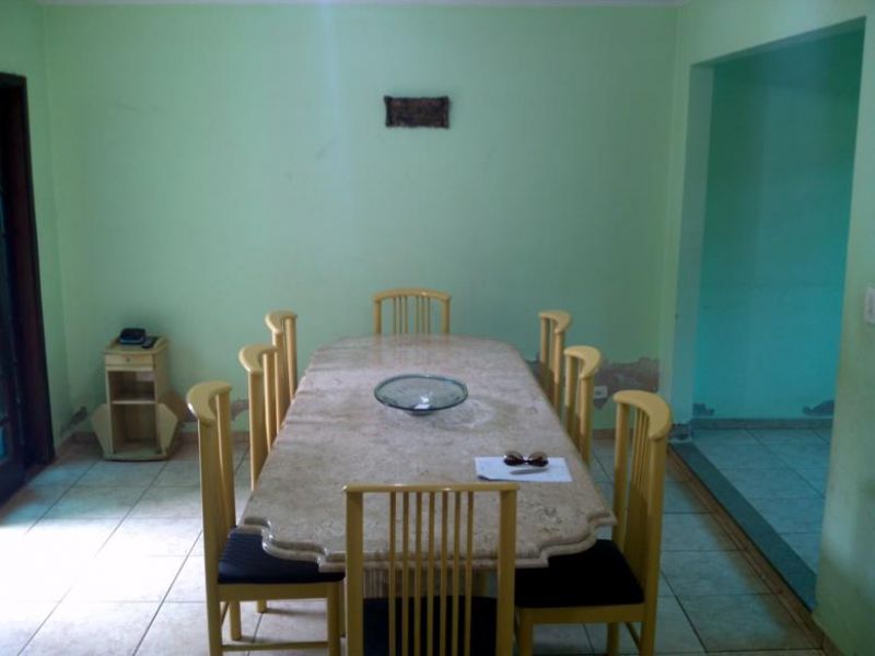 Sobrado   275  M  J.D.  Parana  Londrina (43) 3325-1480