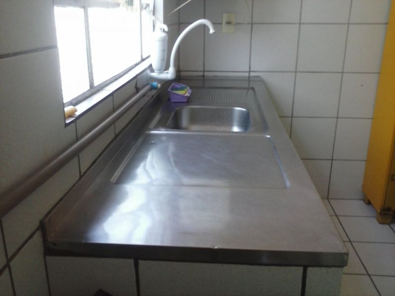 Republica Masculina Para Rapazesa ao lado do Metro Sacoma