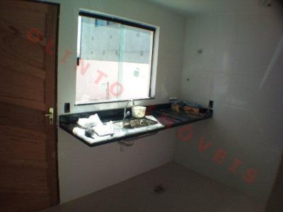 Olinto Imóveis vende Duplex 2 qts no Village em Rio das Ostras