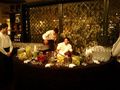 Garçons Jovens e Simpaticos, Bartenders, Recepcionistas, Bar de Caipirinha Completo,.