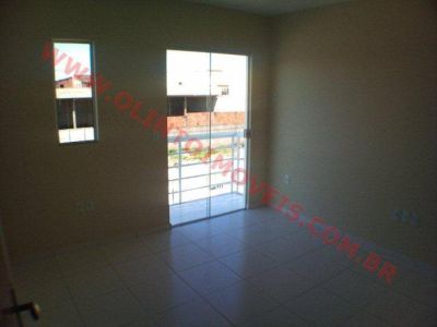 Olinto Imóveis vende Duplex 2 qts no Village em Rio das Ostras
