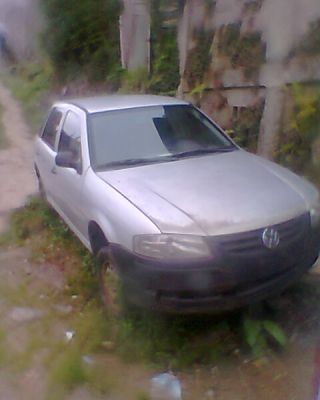 vendo gol g4     tres mil reais doc a fazer carro inteiro 