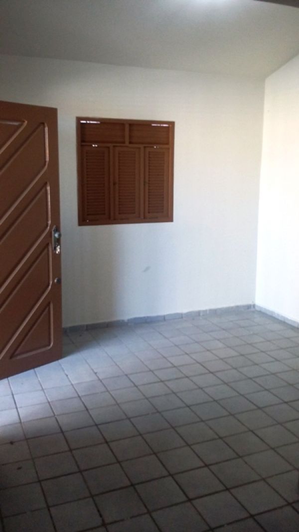 Casa, 85m², 2/4, sendo 1 suíte - Parnamirim