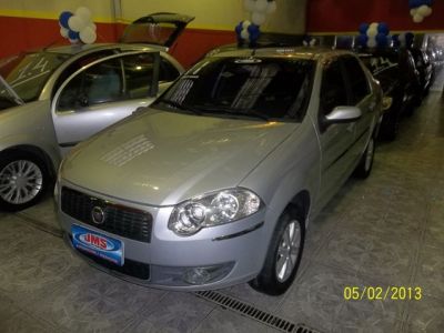 Fiat Siena Attractive 1.4 completo - 2011 impecável prata