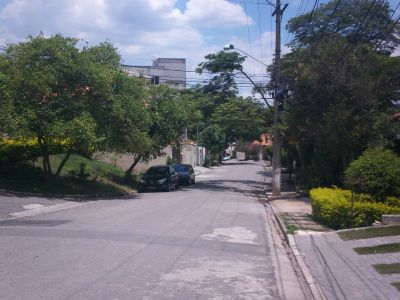 terreno no coração da GRANJA VIANA.um verdadeiro achado!