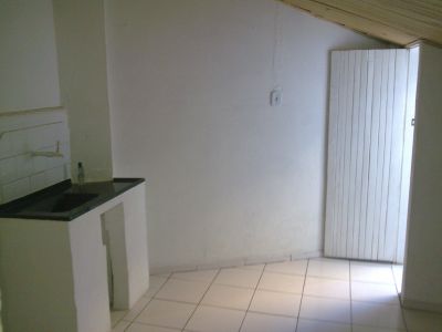 ALUGO COMODO C/ COZINHA WC 400,00 VILA MEDEIROS ZONA NORTE SP