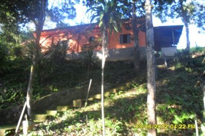 Compre a casa e ganhe um quintalzão imenso