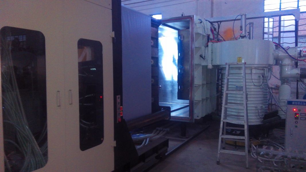 Magnetron sputtering web coater
