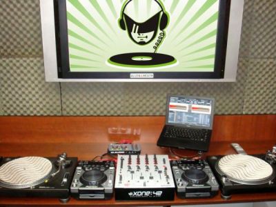 CURSO DE DJ E NA DJ BAN