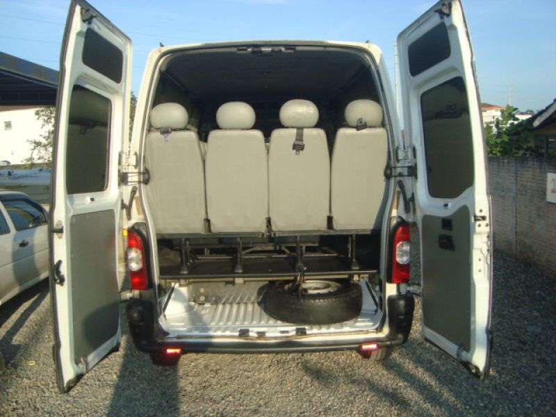 Van alto nivel renault master 2006 teto alto 2.5dci diesel e turbo 16 lug 