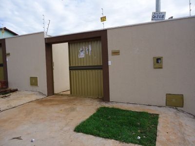 01 CASA ISOLADDA, 02 QTS C/ SUITE. RES.ITAIPÙ