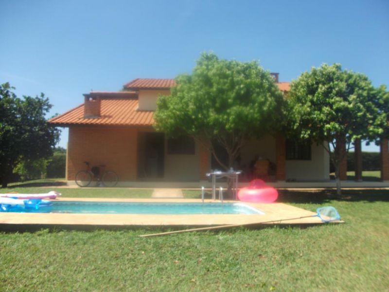 => Casa de campo mobiliada com piscina!