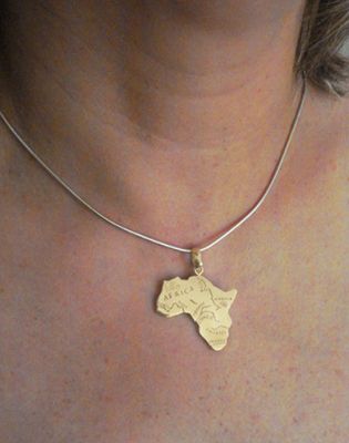 ÁFRICA E SEUS RIOS PINGENTE DE OURO 18KL