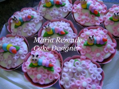 CURSO DE CUPCAKES COM DECORAÇÃO EM MODELAGEM