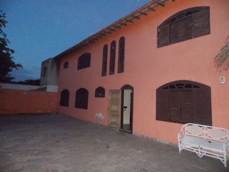 Otima casa em cabo frio pr 50 pessoas