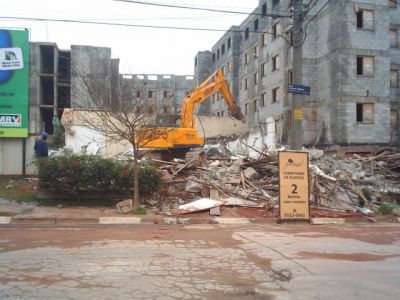 Demolição e Terraplanagem