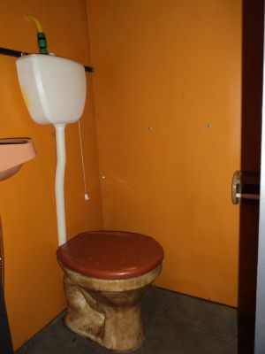 SANITÁRIO DUPLO FOSSA SECA C/ REBOQUE