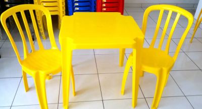 Mesas e Cadeiras Plásticas