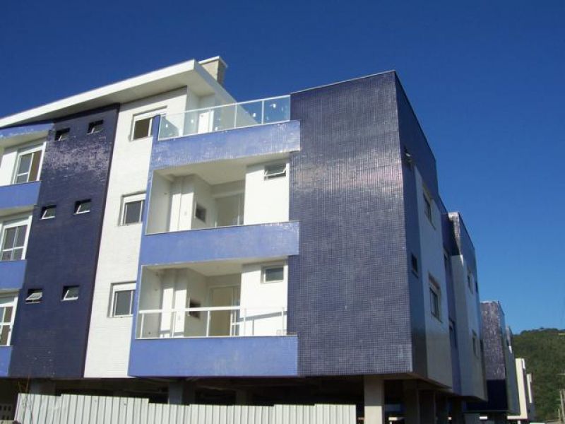 Cobertura 4 dorm (3 suítes) 2 garage escritura a 400 m da praia