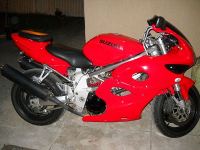 vendo suzuki TL 1000 super inteira