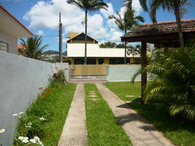 VENDE SE DOS CASAS TRES QUADRAS DO MAR 