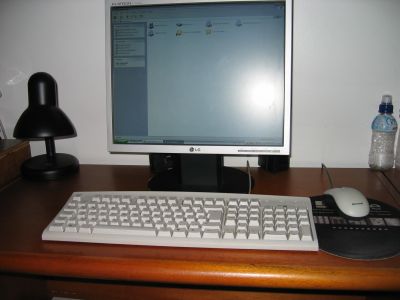 Desktop AMD Athlon (TM)  XP 2000 R$390,