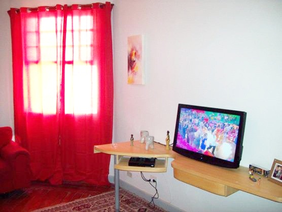 Casa Mobiliada Com Quartos Compartilhados Para Rapazes