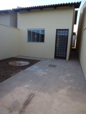 01 CASA ISOLADDA, 02 QTS C/ SUITE. RES. FIDELIS