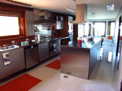 Maravilhosa mansão em Campos do Jordão com vista panorâmica para o vale