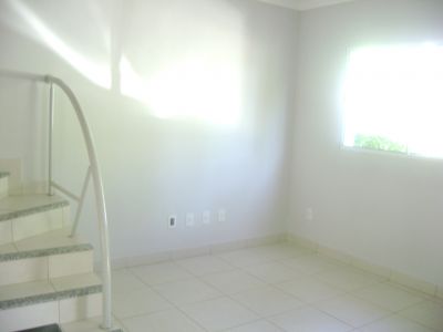 SOBRADO COND. FECHADO - V.GRANDE